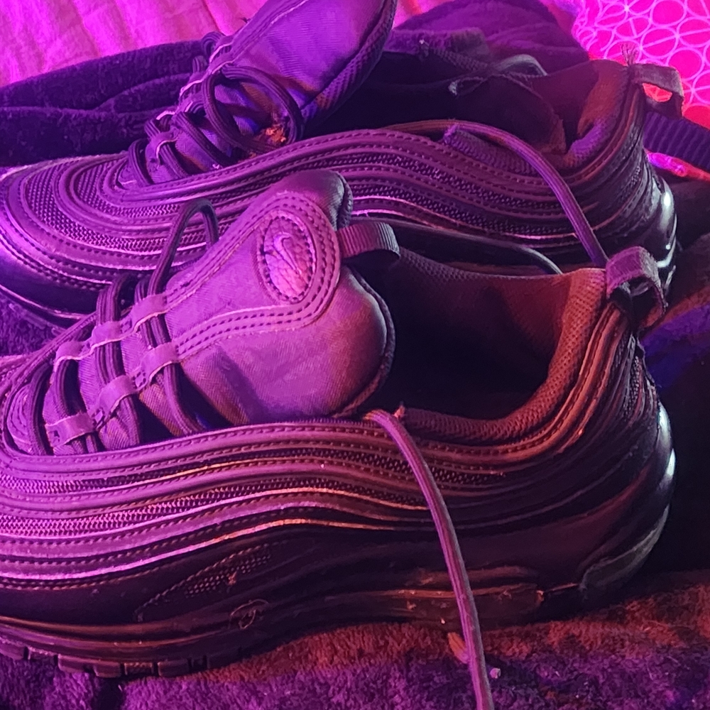 Nike Black and Silver Sneakers - Picture 3 of 5